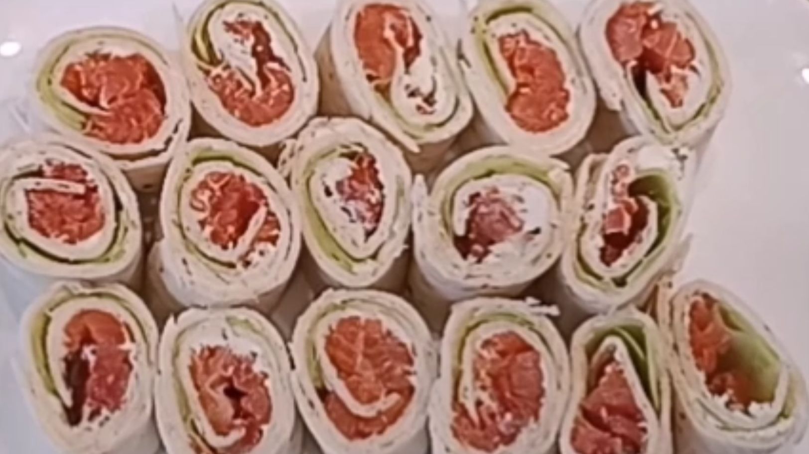 Вкусный, лёгкий рулет с рыбкой