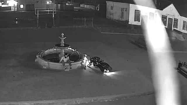 В Саратовской области мотоциклист влетел в фонтан