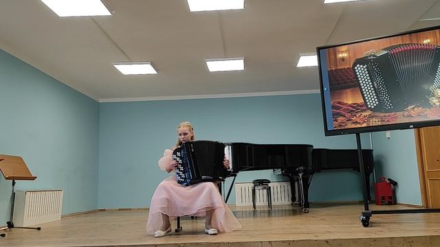 Баян Александра Путниньш Й.Пахельбель"Прелюдия и фуга" соль-мажор А.Нижник Сонатина"Весна"3 часть