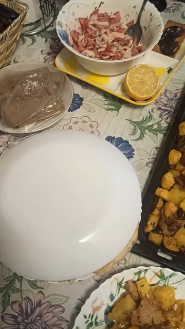 ПЕЧЁНАЯ КАРТОШКА С МЯСОМ И ГРИБАМИ