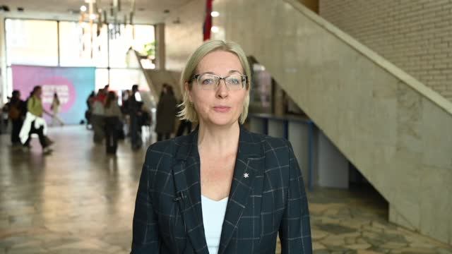 «Обучение служением»: Ассоль Овсянникова о переводе сказок народов России, СНГ и ближнего зарубежья