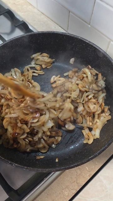 Мясо по-французски.