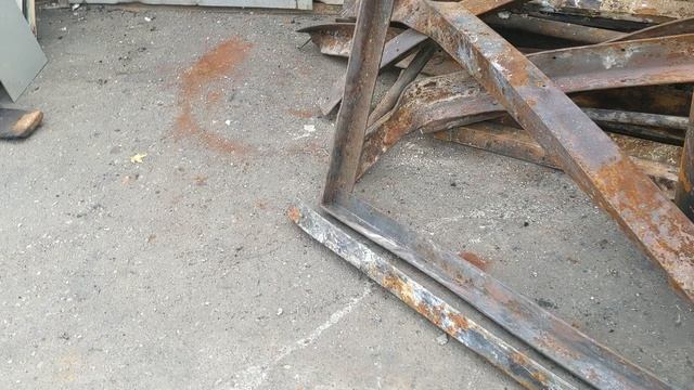 Сделал лестницу.
