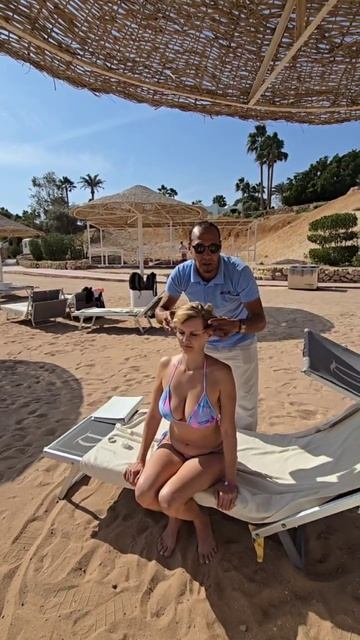 🇹🇯🏖️👙 Такой массаж мечтает получить каждая! 😍 Шарм‑эль‑Шейх2026, пляж, атмосфера — лови момент!