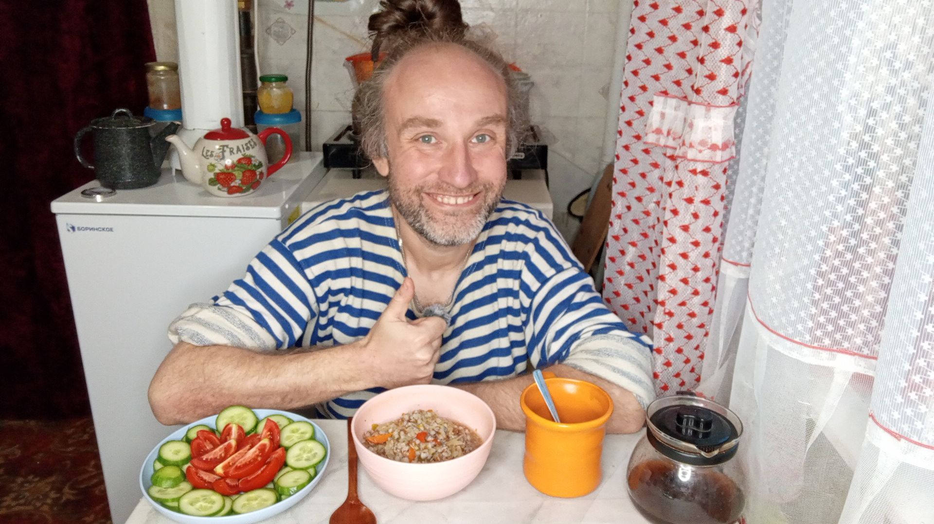 Обед с котями. Всякое дыхание да хвалит Господа. Мукбанг. Обжор. Еда на камеру. Диета. Шизофрения.