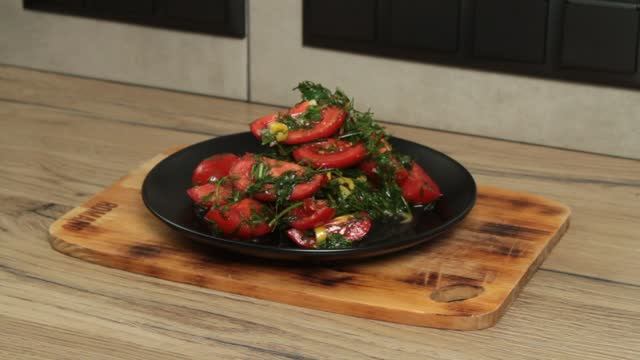 Пикантная закуска из помидоров сочная пряная очень вкусная простой рецепт без заморочек