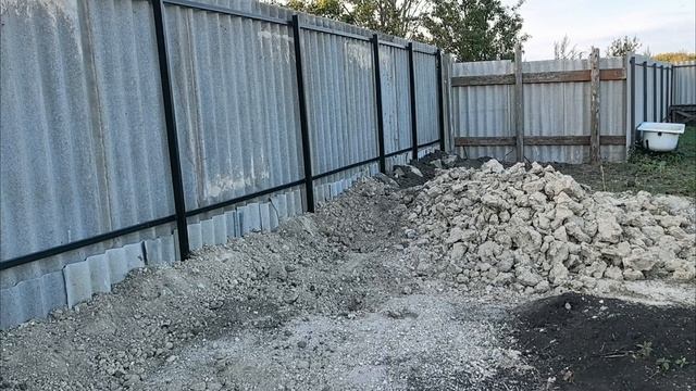 Что в теплицах|Доделали забор