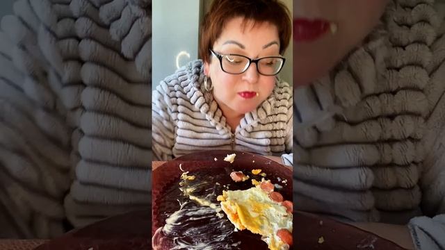 Мукбанг/Эх , яичницу переварила даже ,не глазунья