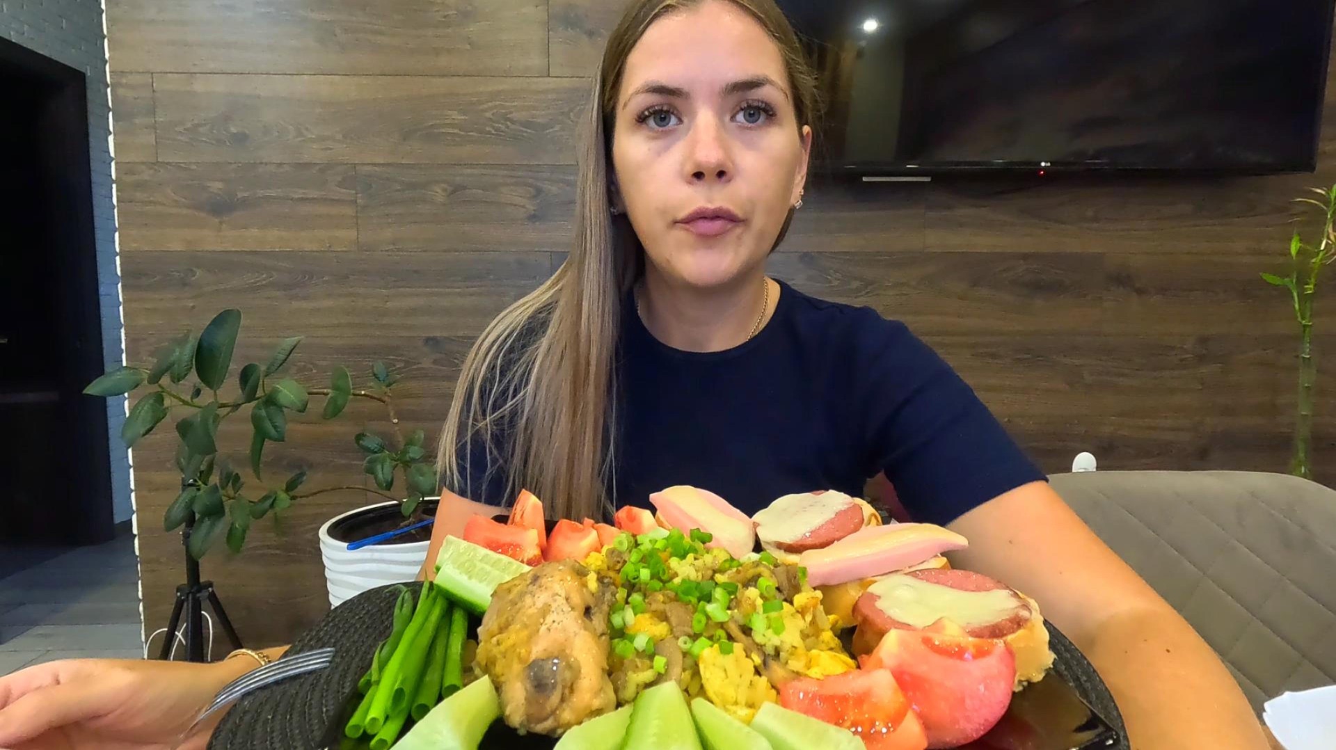 Мукбанг РИС ПО-ТАЙСКИ С КУРИЦЕЙ. ОТКУДА ДЕНЬГИ?ВЕЧНЫЙ ВОПРОС!