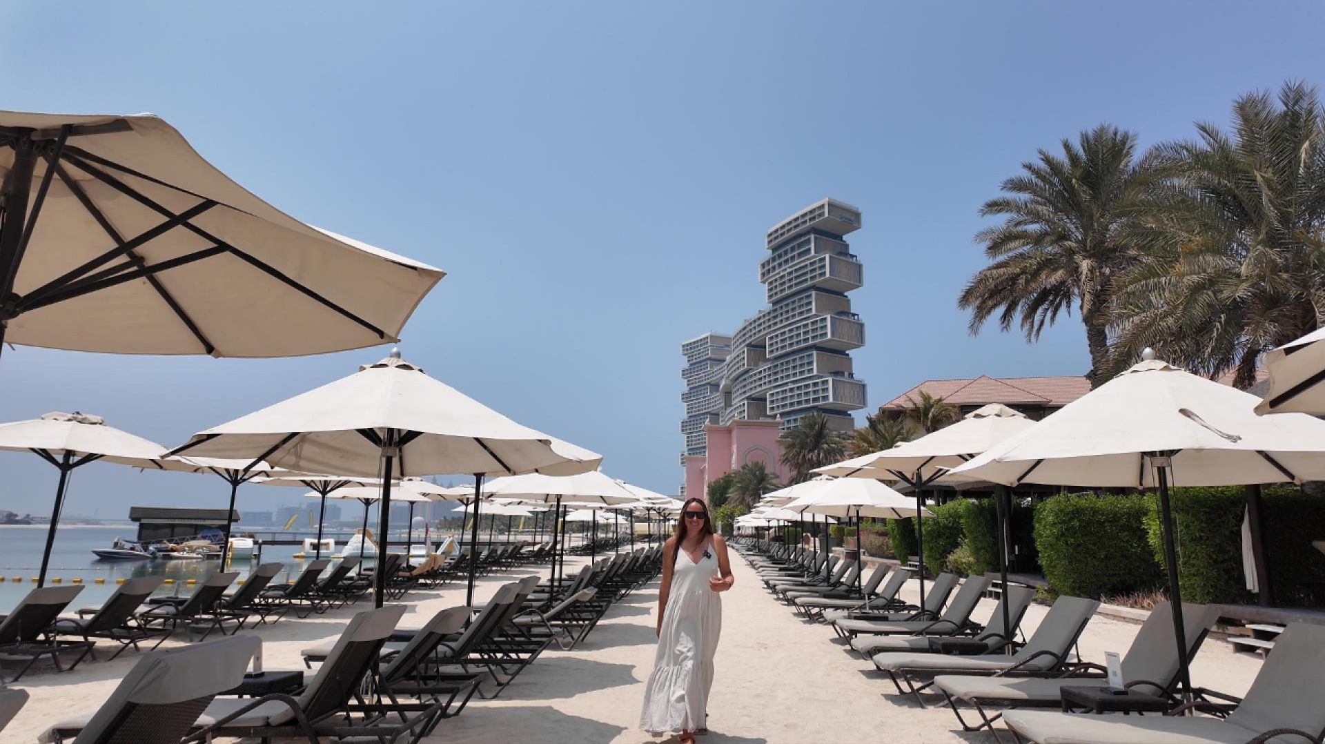 Fairmont Bab Al Bahr 5 — пляжный отель с видом на мечеть шейха Зайда | Обзор отеля