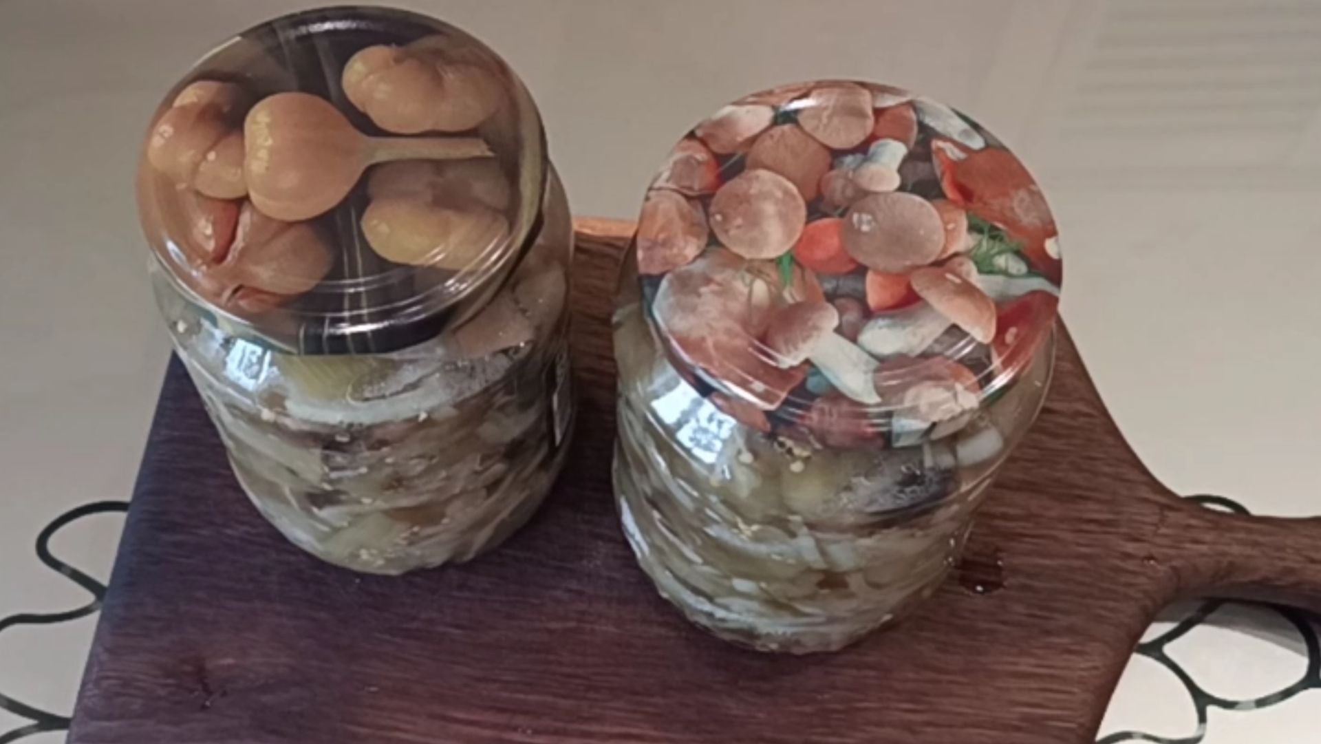 Салат на зиму из баклажанов с шампиньонами