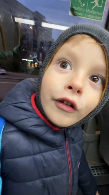 Поём песни в автобусе🤩