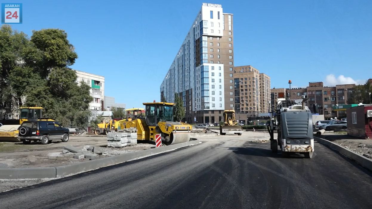 Новое дорожное полотно на Комарова в столице Хакасии водители смогут оценить уже в октябре