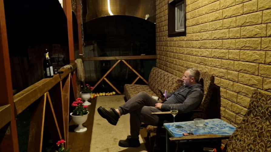 ПОВЕСИЛИ ТЕЛЕВИЗОР, ИСПЕКЛА ПИРОЖКИ. РЫБАЛКА. ШАШЛЫКИ.