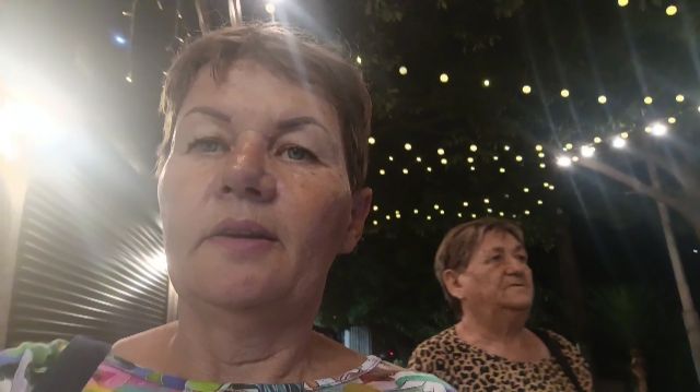 СЮРПРИЗ ( ДЕЛЬФИНЫ).  ПО МАГАЗИНАМ. ЗАВТРА-ОБЕ НА ДИЕТУ!!!