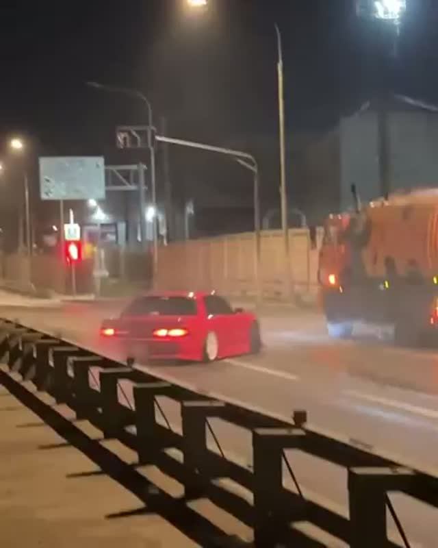 𝙎𝙩𝙧𝙚𝙚𝙩 drifting