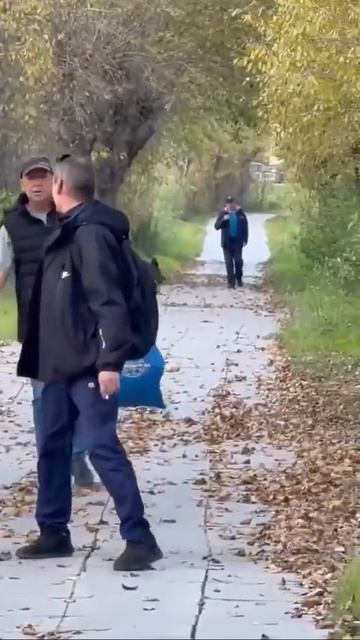 Медведя, переплывающего Каму, заметили в Пермском крае
 
Мишка спокойно плыл по реке и не замечал ры