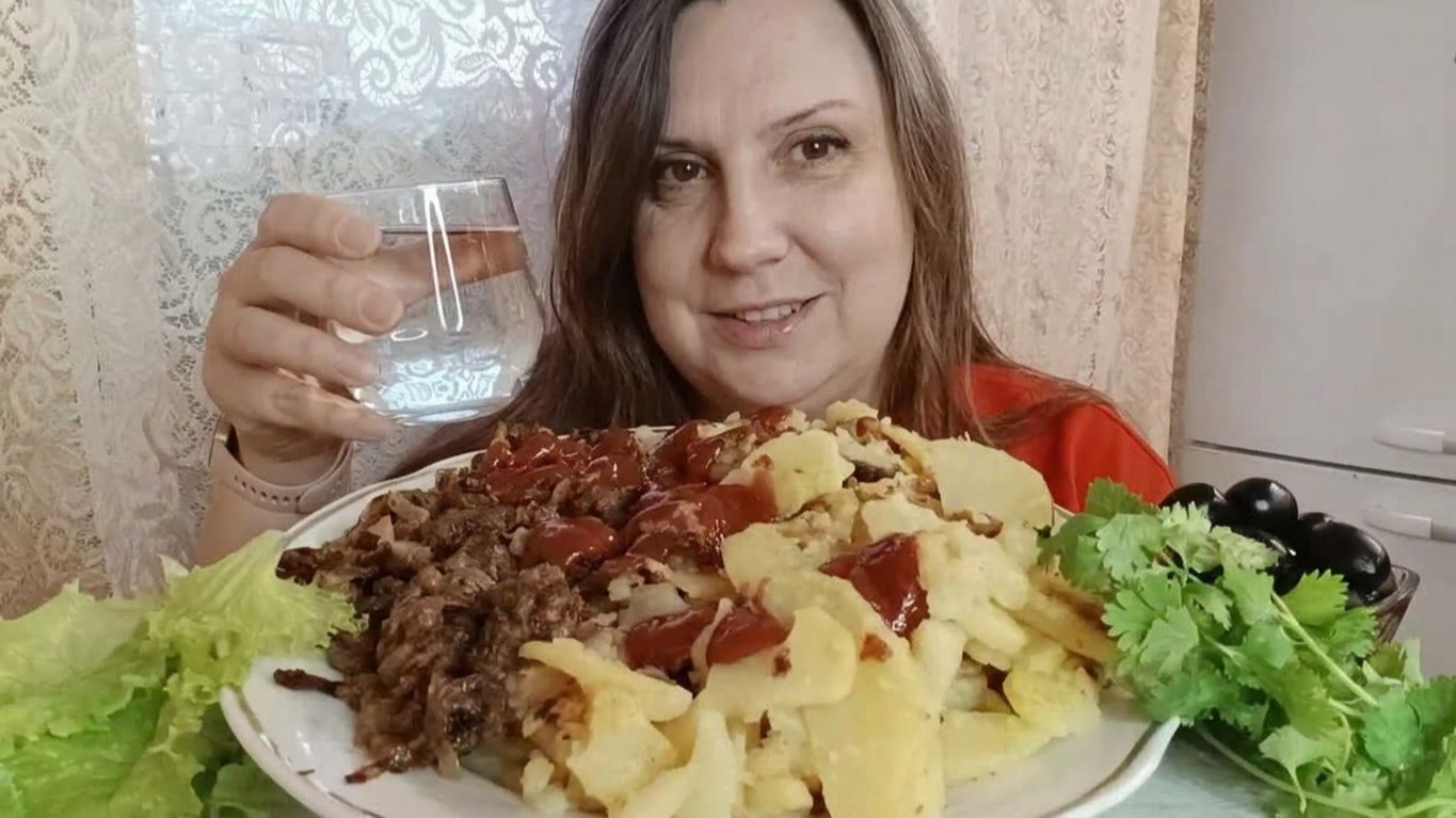 МУКБАНГ