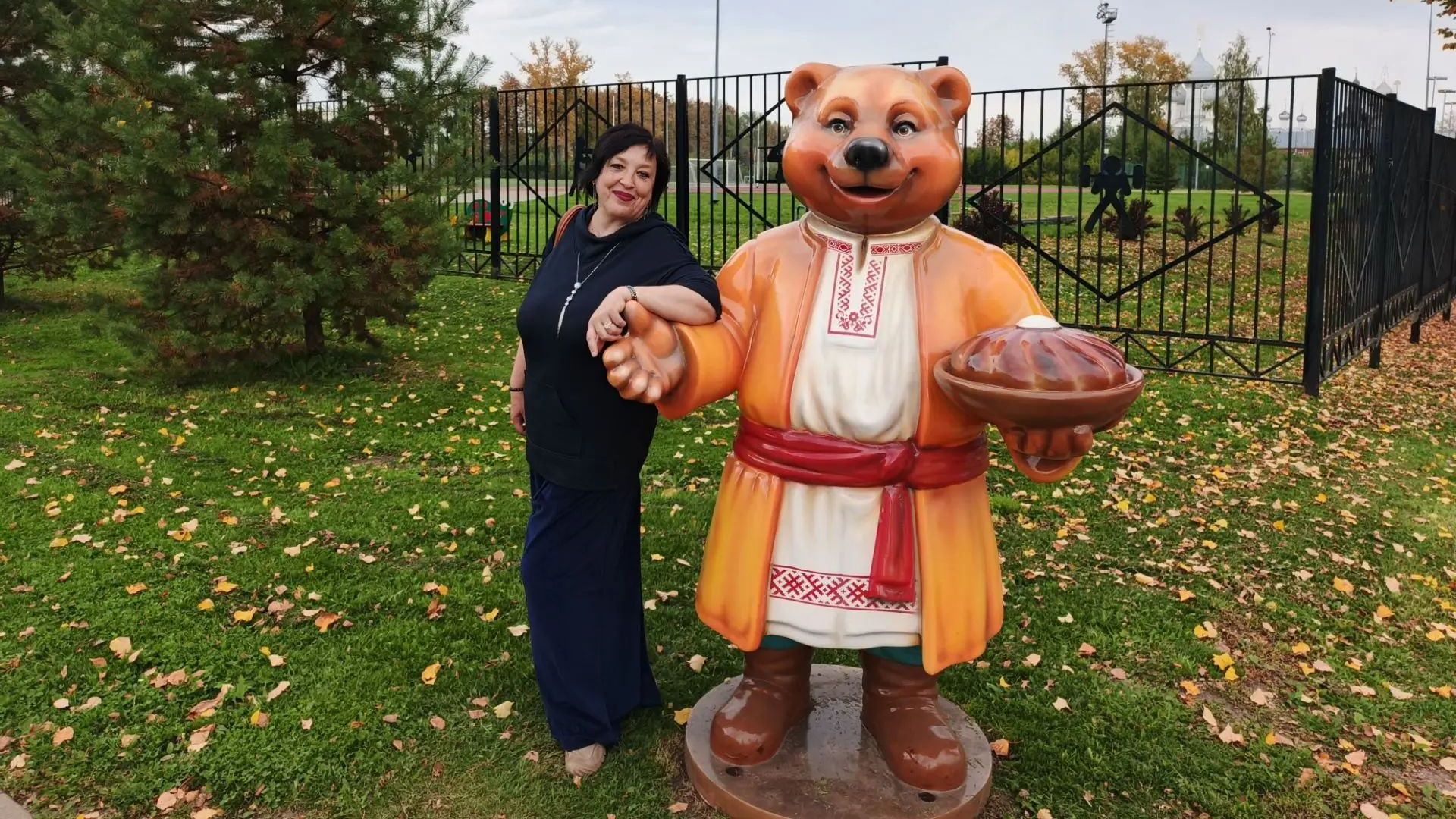 И снова Ростов Великий. По одной из центральных улиц города По Покровской.Улица с купеческими домами