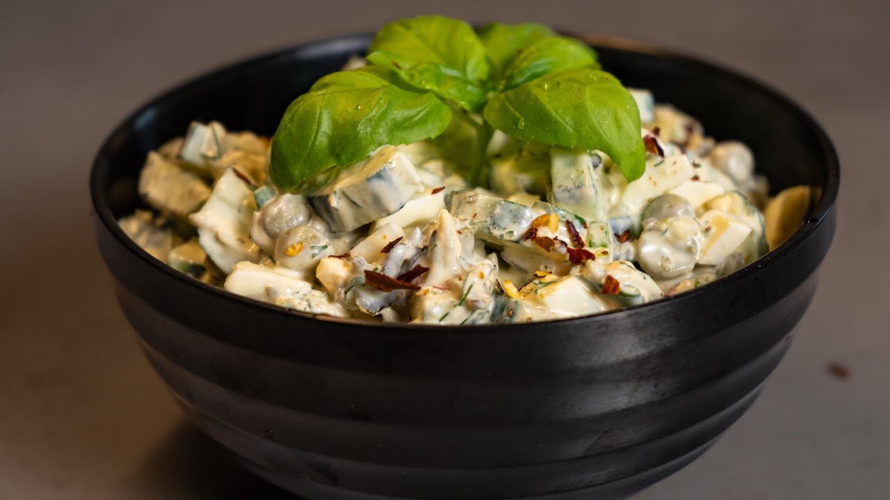 Вкусный салат из огурцов.