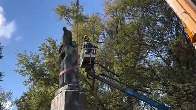 В Польше снесли памятник Красной армии