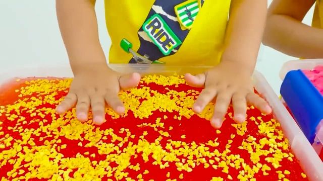 Загадочные ящики челлендж с Крисом и мамой