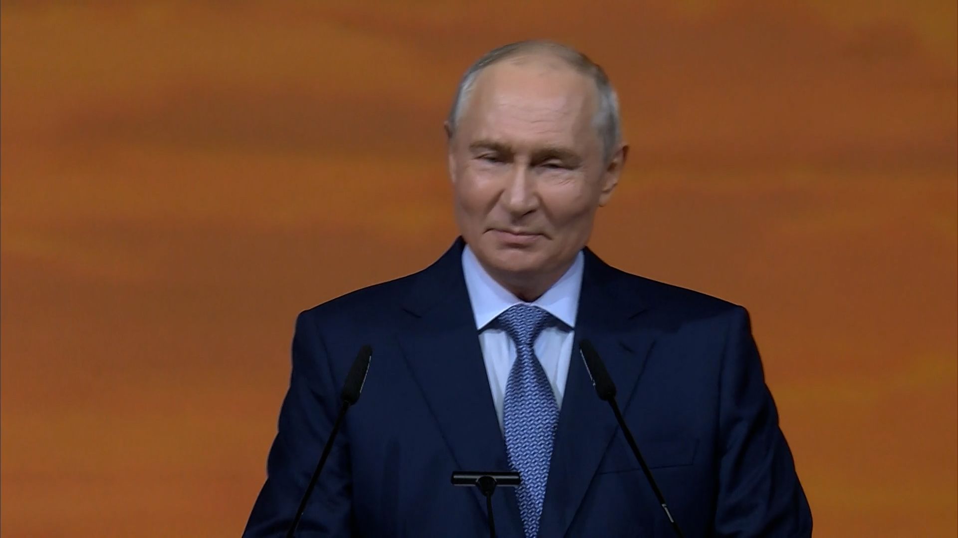 «ДАЖЕ КОГДА ПОЛИТИЧЕСКИЕ СВЯЗИ ЗАМОРОЖЕНЫ!» — Путин, о том, что объединяет мир
