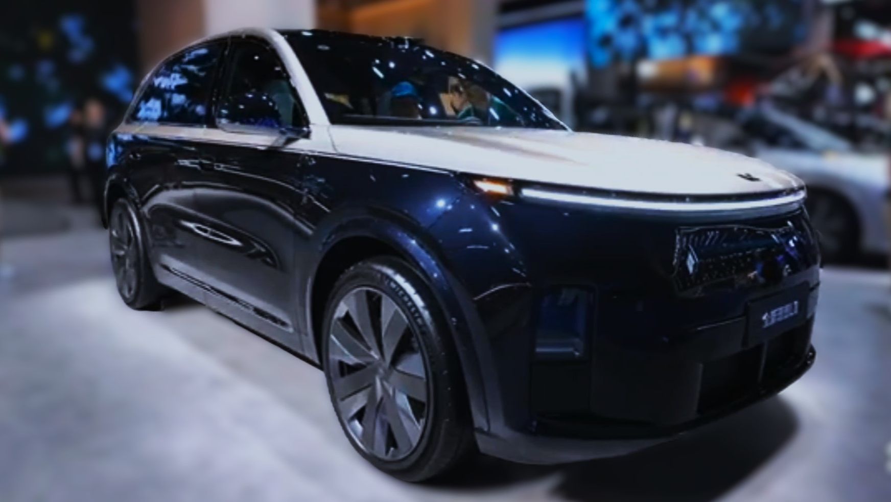 Ультра комфортный Li Auto L8 - Экстерьер и интерьер