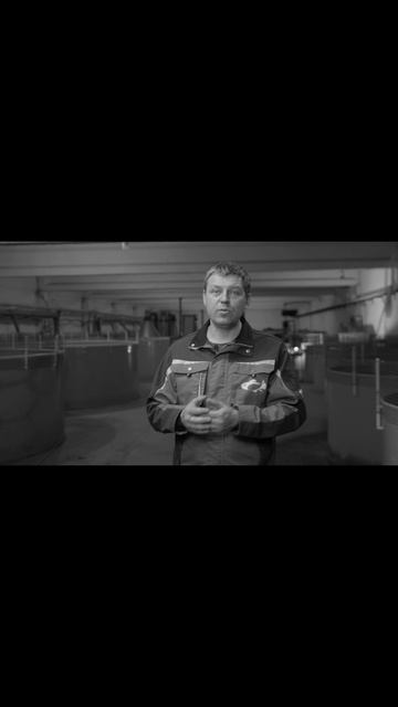 На ферме рыбу охраняют не только замки, но и датчики. Всё под контролем!