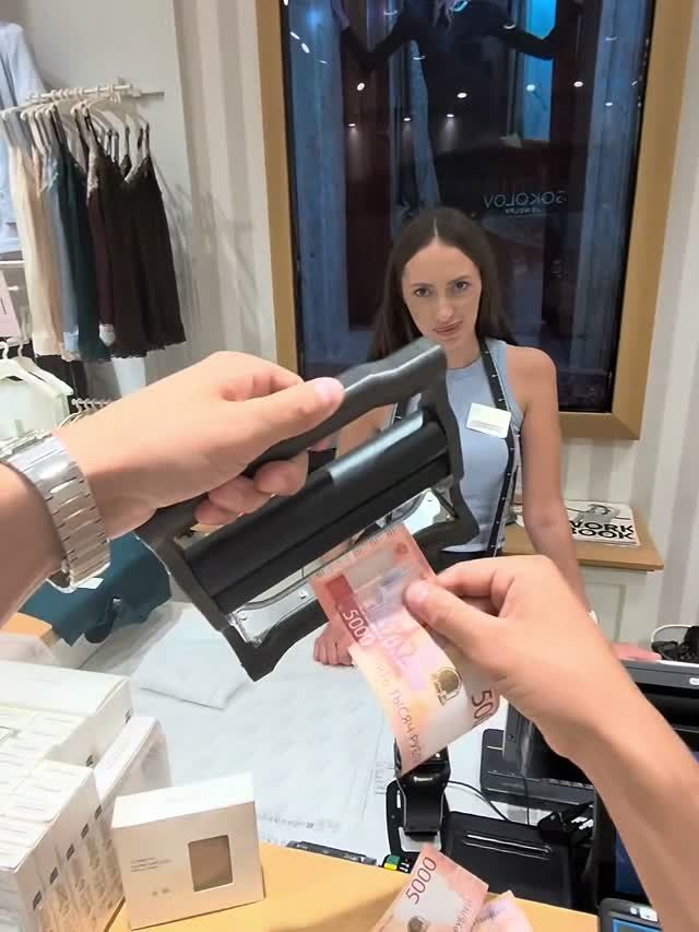 Печатаю деньги. Удивил девочку