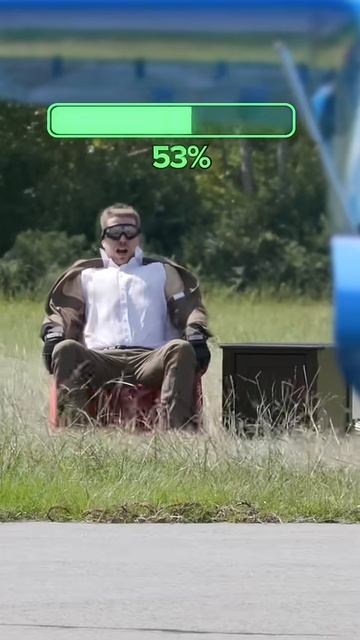 ✈️ ЧЕЛОВЕК ПРОТИВ РЕАКТИВНОГО ДВИГАТЕЛЯ! 😱