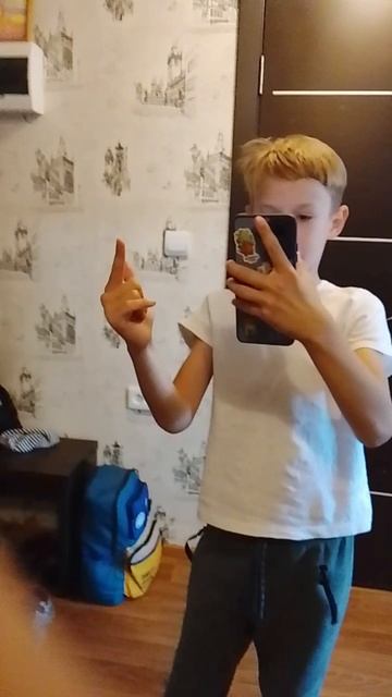 а вам не кажется то что у меня причёска Оливер Три