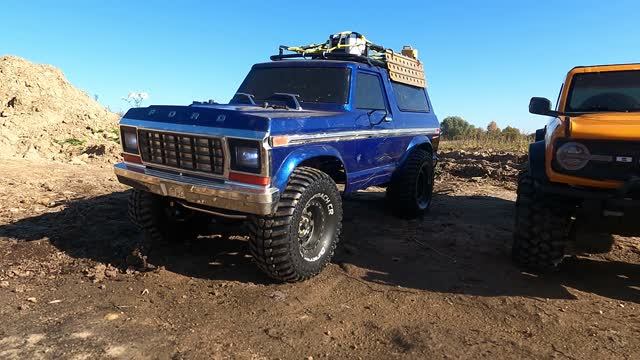 Ford Bronco 2021 против древнего Bronco. RC OFFroad 4x4