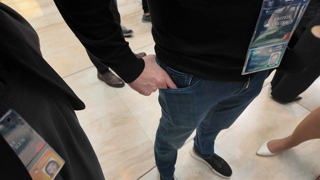 Владимир Мединский отказался отвечать на вопросы «Russia News» про МФОК