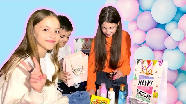 Настя на вечеринке день рождения Маши подарки My Little Nastya