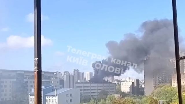 НА КУеве всё какие то праздники отмечают🤣Везде жарят свинину🤭😎🤙🇷🇺🇷🇺🇷🇺