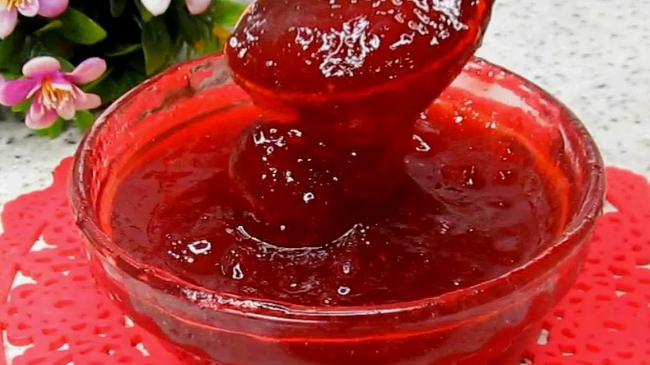 Желе из красной смородины.