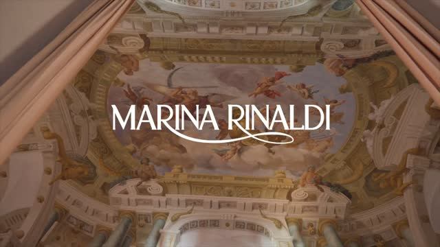 Показ женской коллекции Marina Rinaldi осень-зима 2025-2026