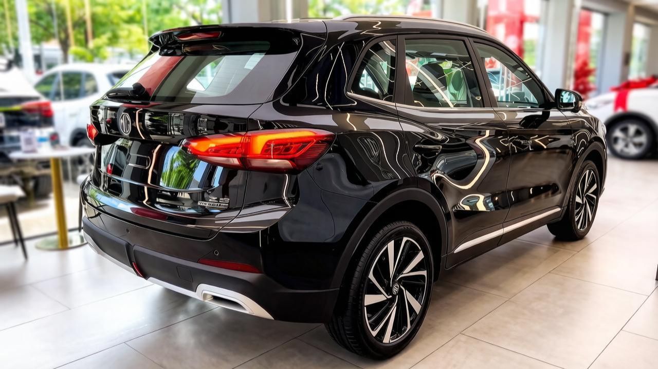 MG ZS Hybrid 2026 года Связка 1.5-литрового двигателя 102 л.с. и мощного электромотора 136 л.с.