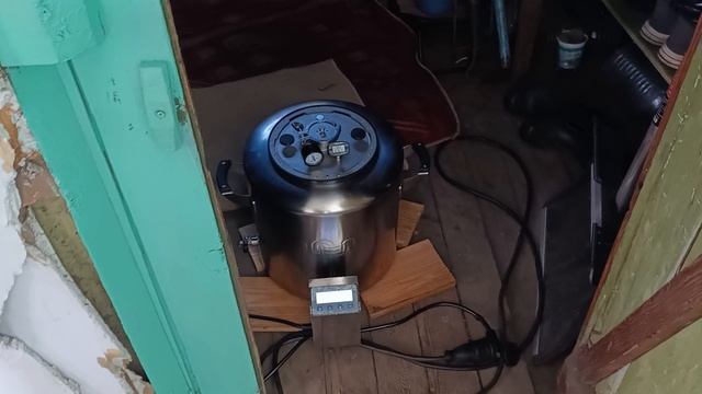 Копаю картофель, готовлю ужин в деревне