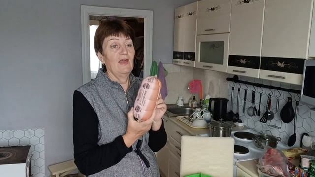 Всё сделала/Сын дома/,Набрала продуктов,и купила мясо /