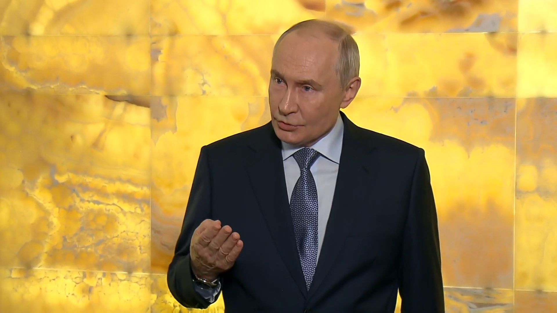 «ЦИРК УЕХАЛ, А КЛОУНЫ ОСТАЛИСЬ!»: Путин высмеял угрозы Эстонии