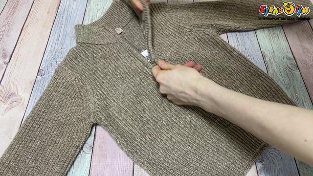 Свитер трикотажный Lanson Kids вязаный на молнии с высоким воротом коричневый - видео