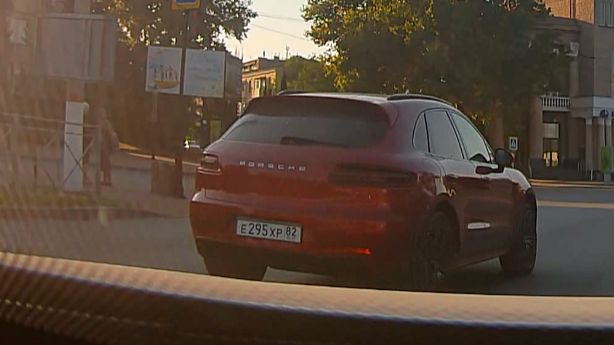 СТРАНА ДОЛЖНА ЗНАТЬ СВОИХ ГЕРОЕВ #38. Е295ХР82 Porsche КРАСНЫЙ