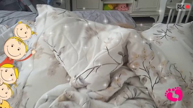 Самый классный лай фак  , улаживать детей, спать 💤на ногах на подушке.