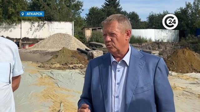 Николай Панков раскритиковал подрядчика реконструкции стадиона "Локомотив" в Аткарске