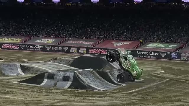 Безумные трюки монстр-траков! Monster Jam Детройт — Конкурс мастерства