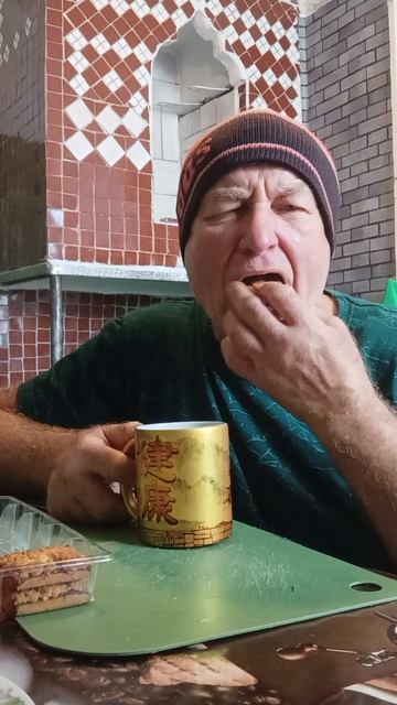 На перекус кофе с печеньем. Приятного всем кофепития.