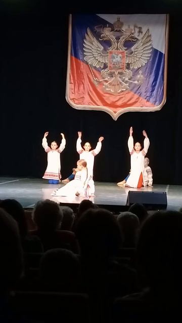 Первое выступление Евы. 
Отлично станцевала, умничка.