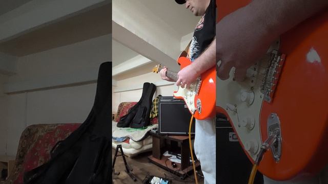 Joyo Atomic + разные грелки - гитара Fender St (синглы аври)